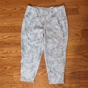 MTA Sport White & Gray Capri Leggings – Women’s XL Stretch Fit · Zipper Pocket ·